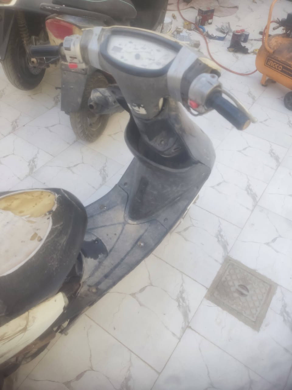 سلام عليكم دراجه عصفوري مامفتوحه البيع السعر 100 مكاني رميثه وهاذه رقمي ***********
