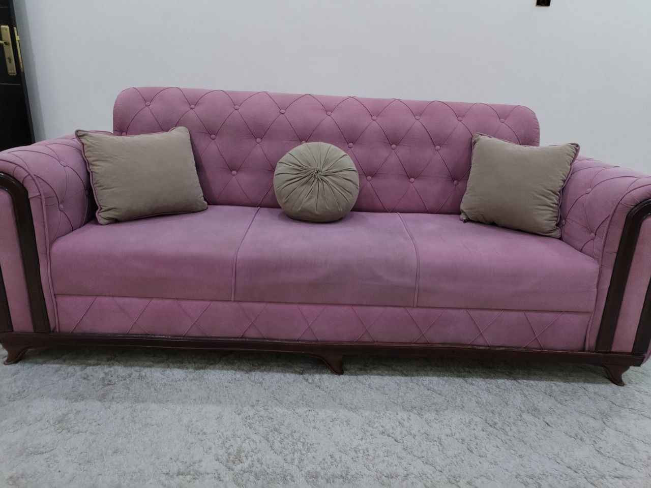 السلام عليكم 

اثاث مستعمل نظيف للبيع 

خمس قطع

ثلاث مقاعد

واثنين كرسي

السعر مليون 

*********** البصرة, العراق
