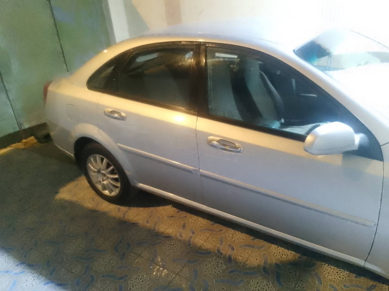 السلام عليكم
للبيع دايو لاستي 
موديل 2007
محرك 1600 كير اوتماتيك 
رقم انبار ألماني وتحويل مباشر 
جام كهرباء 
وارد خليجي 
مكانها الرمادي 
***********
