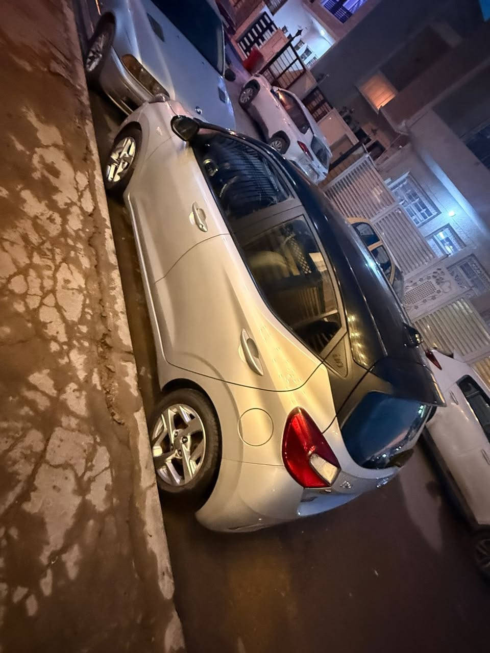 من رخصه الادمن
i10 2022
وارد امريكي 
حادثه فقط بنيد 
صبغ فقط نص البنيد
لونين  نضيفة جداً
ماشيه 40 الف
مواصفات السياره 
تحديد مسار 
بريك اوتو
مري كهربا 
حساس تاير
شاشة وكامره بلادي
كار بلي واندرويد اوتو
تبريد ثلج 
رقم بغداد ب اسمي تحويل مباشر
سونار موجود جديد
سنويه ل 2029
عنوان بغداد حي الجهاد
***********
