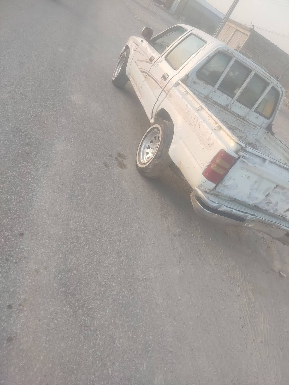مكلف بل نشر دير امتياز ياباني ٢٠٠٦ فلاحي ما مسجله 
سياره نضيفه وشغاله مكينه نضيفه  نكره  أحنه هاملينها سعرها ١٢ ورقه بيها مجال بسيط عنوانه بابل القاسم  هذا رقم صاحبه ((***********)) مكلف
