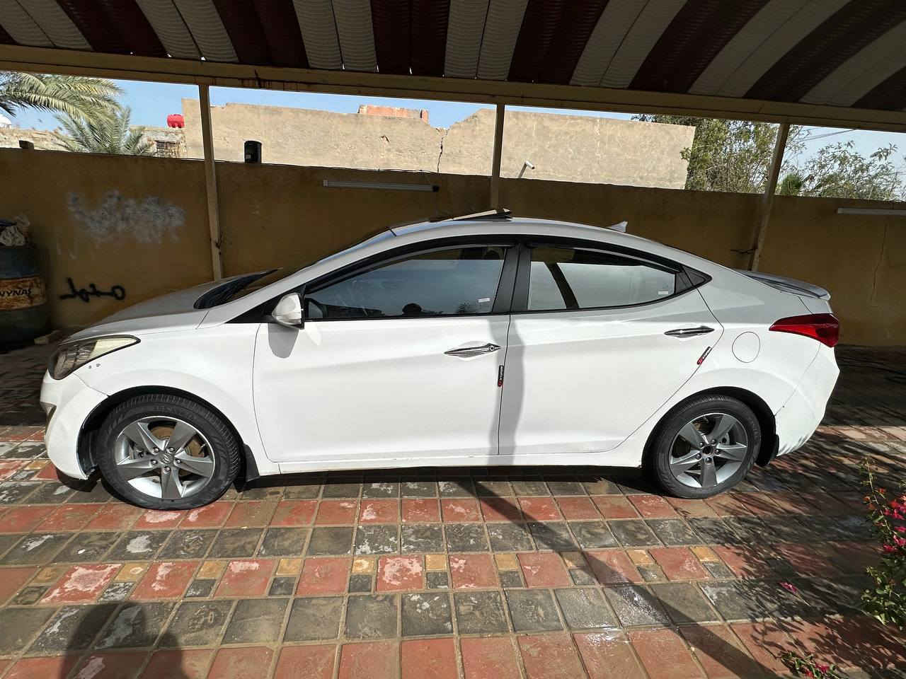 النترا 2014 خليجي رقم كربلاء الماني فول مواصفات محرك ١٨٠٠ دوش جاهزة من كلشي كير ومحرك وحدادية وتبريد خير من الله ، تحويل ثاني يوم مواصفات السياره 
١. محرك ١٨٠٠ دوش
٢. فتحة 
٣. داخل صاج
٤. اشاره بالمري
٥. مري شفط 
٦. خمسة ويل كب
وبعد بيها مواصفات معروفة بيها صبغ باب خلفي فقط والجاملغ الامامي اني بدلته بدون ضربة السعر ١١٨ وبيها مجال بسيط مكاني كربلاء ناحية الحسينية للاستفسار الاتصال على ***********
