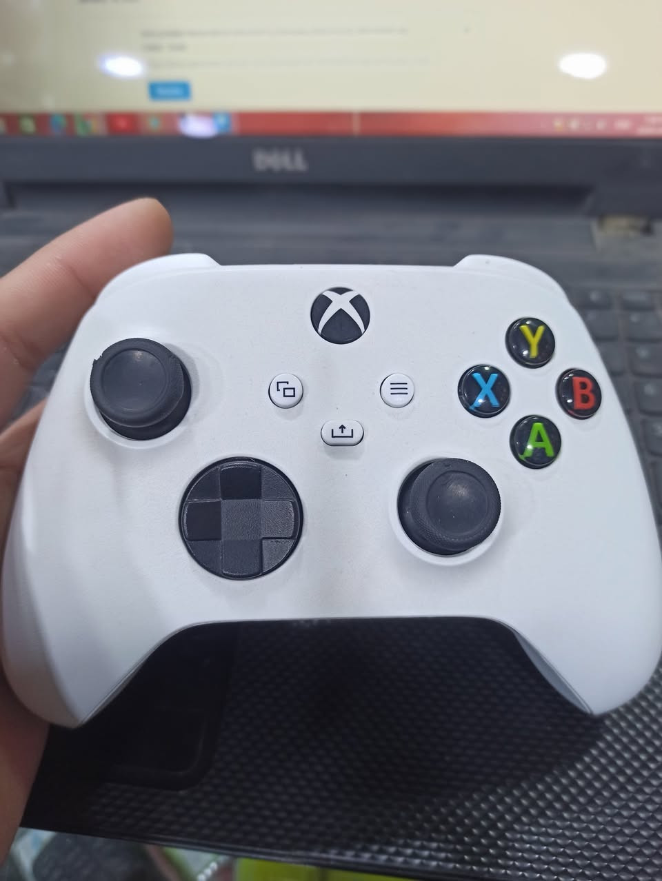 سلام عليكم
يدة اكس بوكس اخو جديد مفتوح بس مابي شي 

رقم ***********
