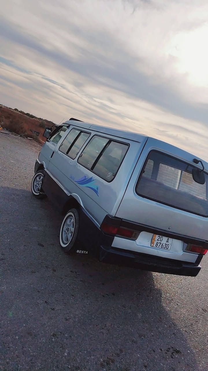 السلام عليكم كيا للبيع موديل 94 سياره معمره امير عام داخل وخارج سياره سنويه 30 باسمير سعر السياره تين وبيها مجال 60 مكان تاجي رقم الهاتف ***********
