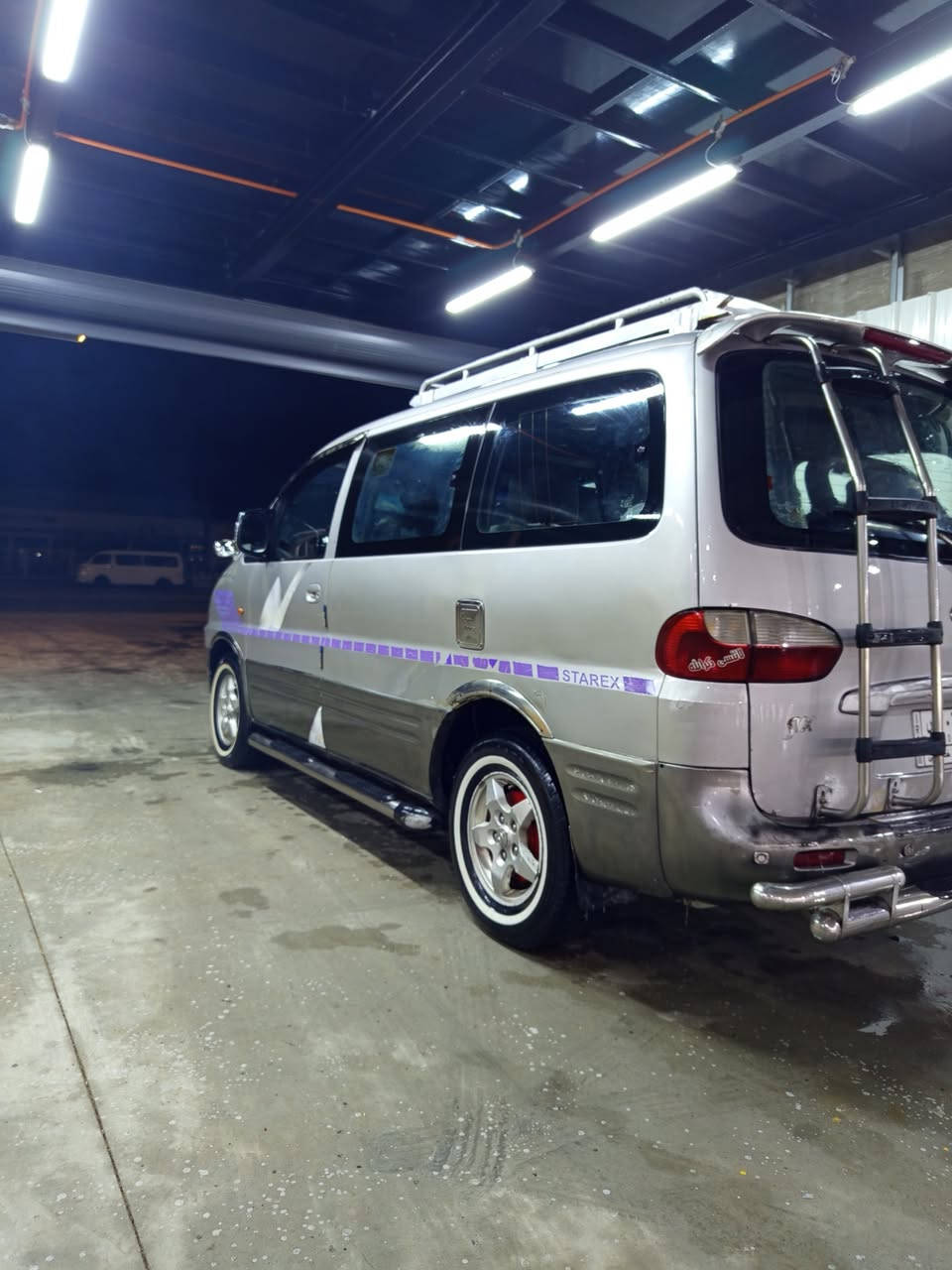 السلام عليكم ستاركس للبيع موديل 2000 رقم بغداد خصوصي سياره نضيفه مكينه كير اكسل كهربائيات كفاله تيربد ثلج❄️ تدفه شغاله سياره بسمي تحويل ثاني يوم  سياره ب الواقع بعد احله من الصور جاهزه ع اخر حبايه السعر 75وبيه مجال مكاني ب ديالى الاستفسار *********** غير متواجد ع الفيس
