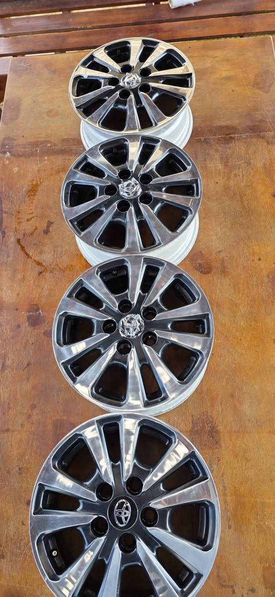 🚨 للبيع طقم جنط مهيبر ياباني أصلي 🚨

🔹 طقم جنط مهيبر (JDM) ياباني أصلي
🔹 المقاس: 15 بوصة
🔹 المسامير: 5 × 114.3 (مناسب لعدد كبير من العربيات)

🔹 خامة قوية وأداء عالي – جنوط ياباني معروفة بالمتانة والخفة
🔹 حالة ممتازة – جاهز للتركيب

🔹 مناسب لعربيات: تويوتا – نيسان – هوندا – ميتسوبيشي

💰 السعر: 25,000 جنيه

📍 المعاينة متاحة
📞 للتواصل: 01033320233 واتساب أو موبايل

⚠️ الجنوط الياباني الأصلي معروف بقوته وتحمله أعلى من التجاري – الجادين فقط


**إذا كنت صاحب هذا الإعلان وتريد حذفه لأي سبب، رجاءا أرسل رسالة إلى الدعم الفني**