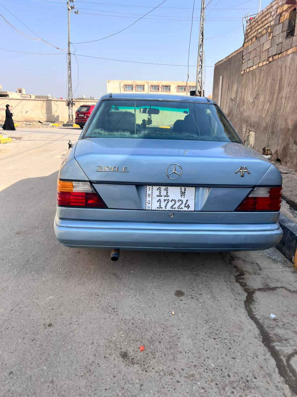 للبيع مارسيدس دب مديل ١٩٨٩ توني صابغه وحدايه وتخم تاير وتبريد وكهربائيات كله شغاله اريل كهربائي سنتر لوك ريمود مابيه ضربه بس جاملع امامي خفيف قواعد سليمه وحده تعمير خفيف برانكيت سليم مكلف السياره بسمي توني جددت سنويته ورقم دولي السنويه تنتهي   31 عنوان ناصريه سوق الشيوخ مكلف بلنشر هاذا رقم ***********السعر75مكينه ثنين ونص
