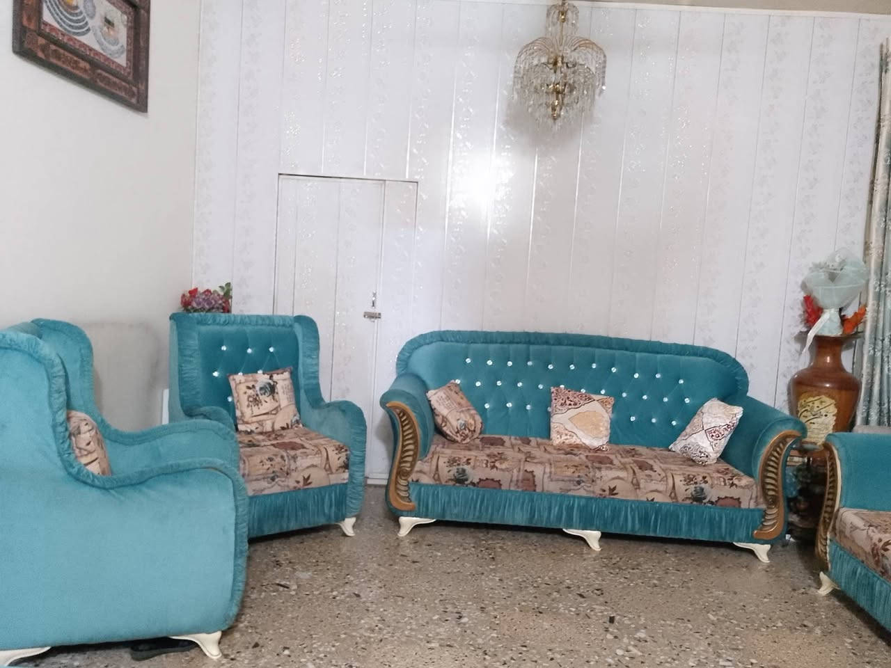 تخم نضيف جداا مع ستائر بسعر 250بي مجال اتصال على الوتساب ***********
