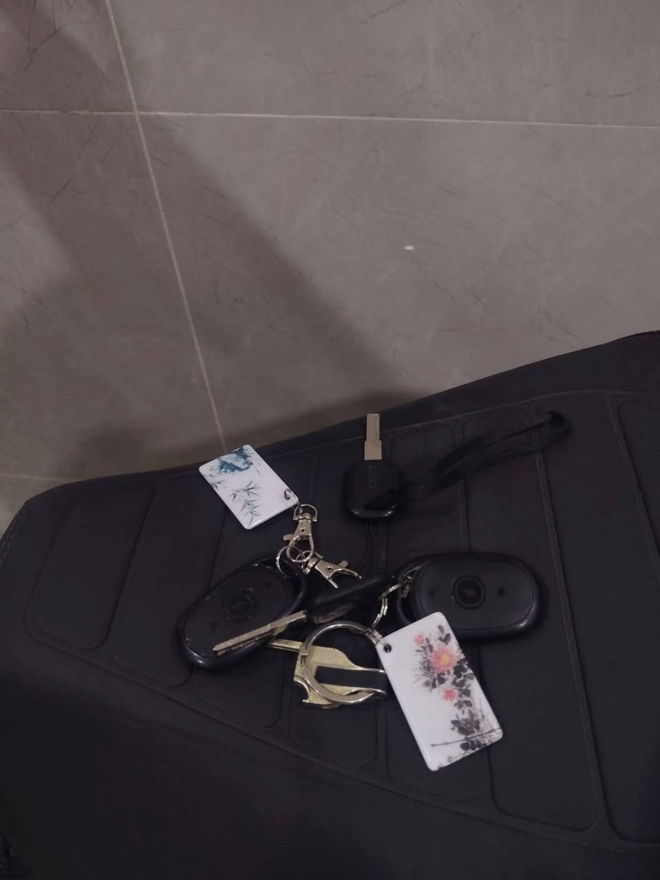 سلام عليكم سكنس رياضي GT..
6 بطاريات كبار . فول 
نظام 4 سرع .
سرعه 99 .
نظام رجوع لخلف R..
تشغل بصمة +كرت 
دبل اشاره .
ملف 3800. رياضي .
ويل 12 رياضي ..
السعر 725..
مكاني ابو غريب يم مجمع بدور بغداد السكني .
***********
*********** متوفر واتساب
