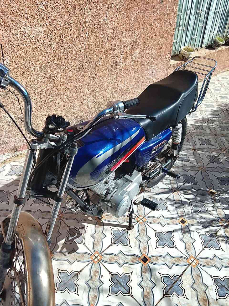 السلام عليكم دراجه نامه كلك للبيع النضافه شوفت عينك واحلى من الصوره بعد
مكان بابل ابي غرق #السعر375 وبيها مجال***********
