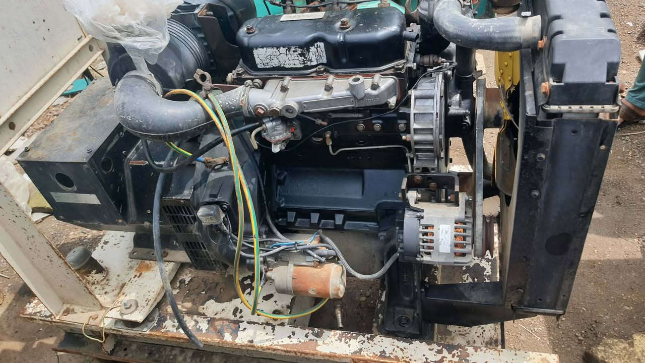 عندي هذا المولد للبيع مالتي نوع
بيركز انكليزي 
نوع بستم 91  __  30 kv __
(3 ) ثري فيز 

جدا نضيف 
ضمان الفحص 
لاصرف ولاتبخير 
ولاتبديل ولاتجفيت 
اخذته مال بيت يعني تشغيله عند الحاجه مساعد فقط عند نقطاع مولد السحب والوطنية  

و جدا راقي بصرف الكاز يصرف لتر الى لتر ونص بالساعه حسب التحميل 

رايده  ٢٥ ورقه  وبي مجال بسيط

العنوان ديالى بعقوبه
*********** 
@
