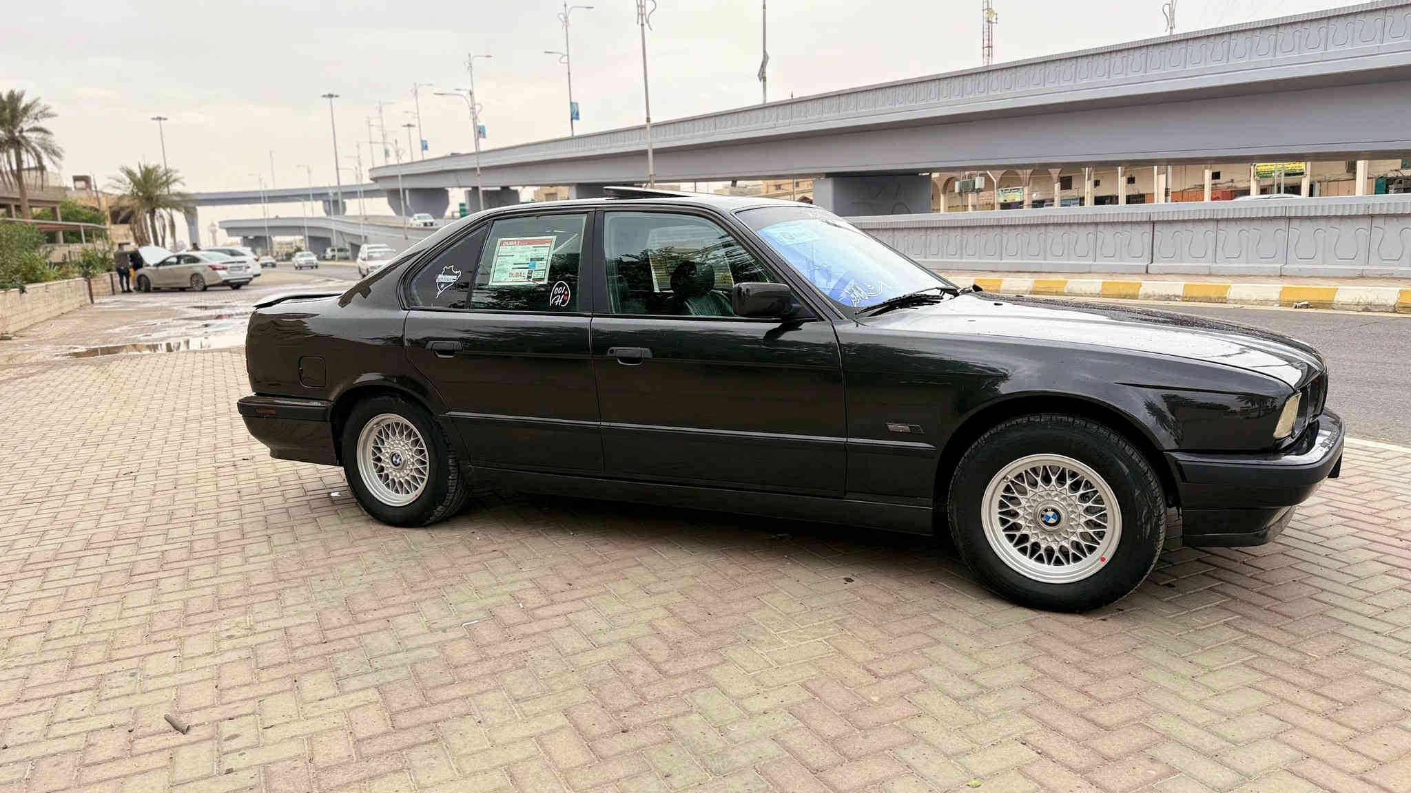 سلا عليكم بي ام 525اصل وفصل رقم صلاح الدين مشروع وطني سنويه2028كير  توتماتيك محرك مسكر عدل غرفه جديده جلد بجم عريض  تبريد قطعتين  سلايت جام كهرباء اربعه صبغ جماليه فقط تخم تاير جديد صدر خلفي امامي جديد سياره احله من الصور سعر65بيها مجال مكاني صلاح الدين ‭0772 918 1526
