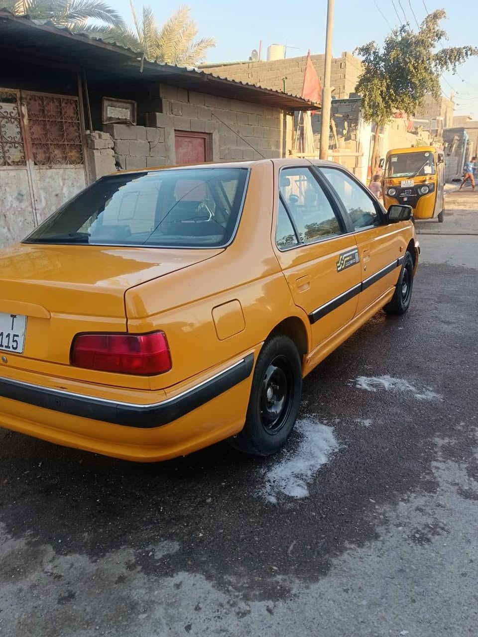 السلام عليكم بيجو بارص البيع مديل 18سياره خير من الله بس بيه  صبغ بلبنيد سعر 62وبيه مجال العنوان بغداد ***********
