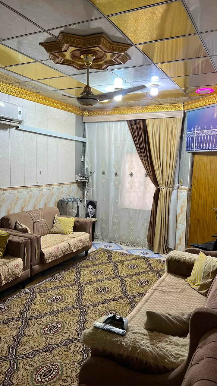 السلام عليكم دار للبيع المساحه 125 متر مربعه
طابقين يحتوي على 4 غرف نوم + صاله عدد 2 + مطبخ + صحيات فوك وجوه 

طابو ملك 

العنوان العماره/ حي الامام الصادق / خلف المستوصف 

السعر 95 

للاستفسار خاص او واتساب ***********
