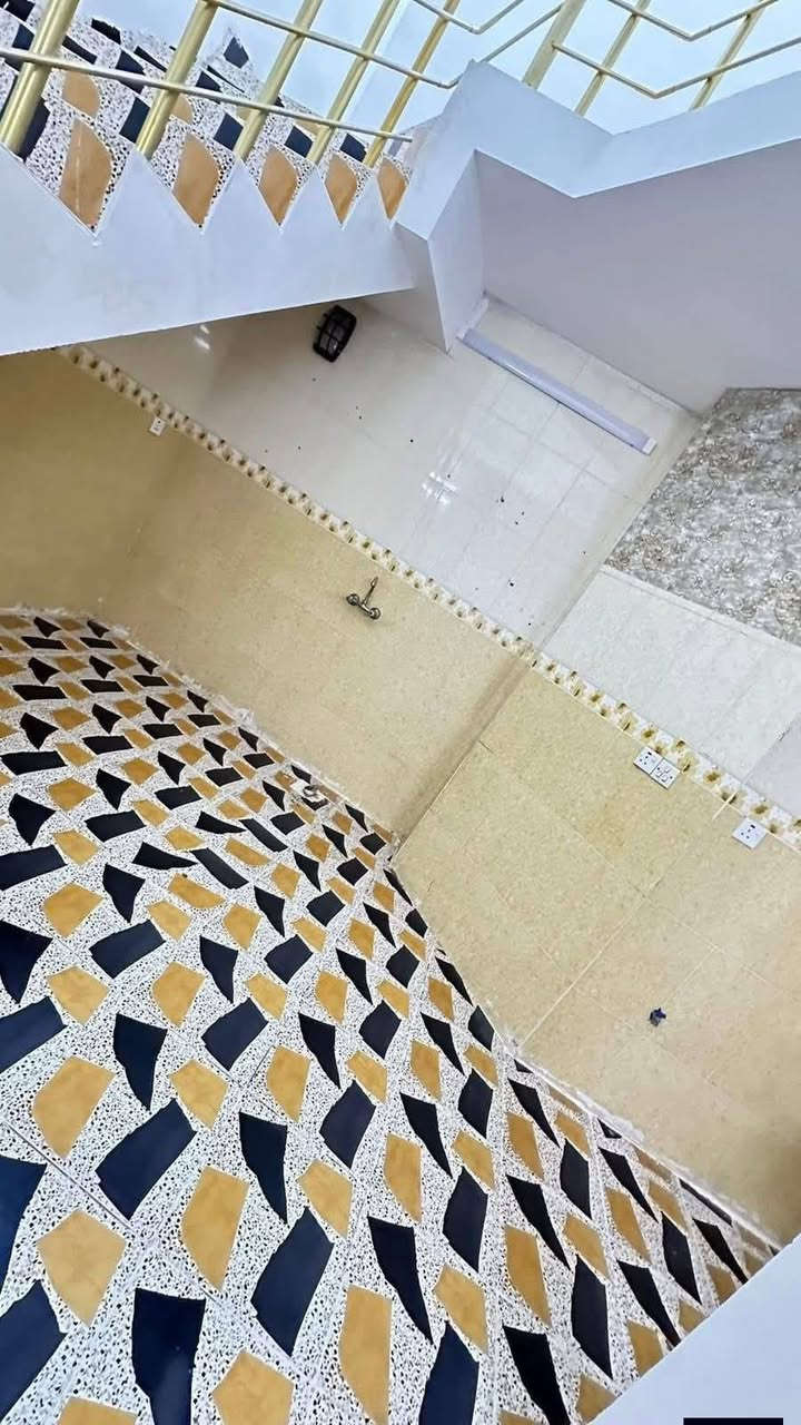 🔶#نوع العقار :  دار  للبيع  سنة البناء 2015

🔶المساحة :   (150) م 

🔶الواجهة :   (6 و ربع) م 

🔶موقع العقار : ( حي الواسطي خلف لواء 61🏡  ) 💯

🔶نوع الملكية : طابو ملك صرف بأسم شخص واحد 

🔶#سعر :👈 ليصلك السعر علق ب ( تم ) 💸

🔶للمعلومات : مراجعة شركة الجوهرة للعقارات والمقاولات  

🔶الاتصال مسؤول ☎️

📞***********

🔶لا تترددون بالتواصل معنا لدينا خبرة متراكمة

في عالم العقارات 

نساعدك على معرفة احتياجك و كل ما هو مناسب و 

الافضل لك 

🔶عنوان الشركة:📍 كركوك حي عدن مجاور الجنسية الجديده عمارة البحرين   

#عقارات_كركوك #بيع_شقق_كركوك #ايجار_كركوك  

#عقارات_طريق_بغداد  #استثمار_عقاري  

#بيوت_للبيع #عقار_العراق #شقق_للبيع
