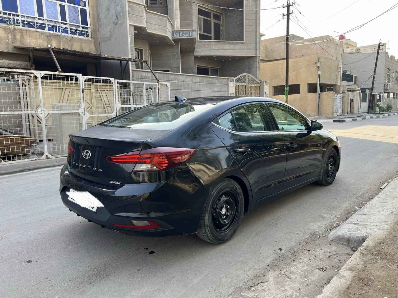 السلام عليكم النترا موديل ٢٠١٩وارد أمريكي السياره فول مواصفات ماعدا الفتحه مكينه وكير حداديه مكفولات ماشيه٩٤الف السياره جديد وجاهزا مكينه ٢٠٠٠دوش   العنوان بغداد الامين الثانيه شارع نواب السعر ١١٨ وبيه مجال شي بسيط الهاتف ***********
