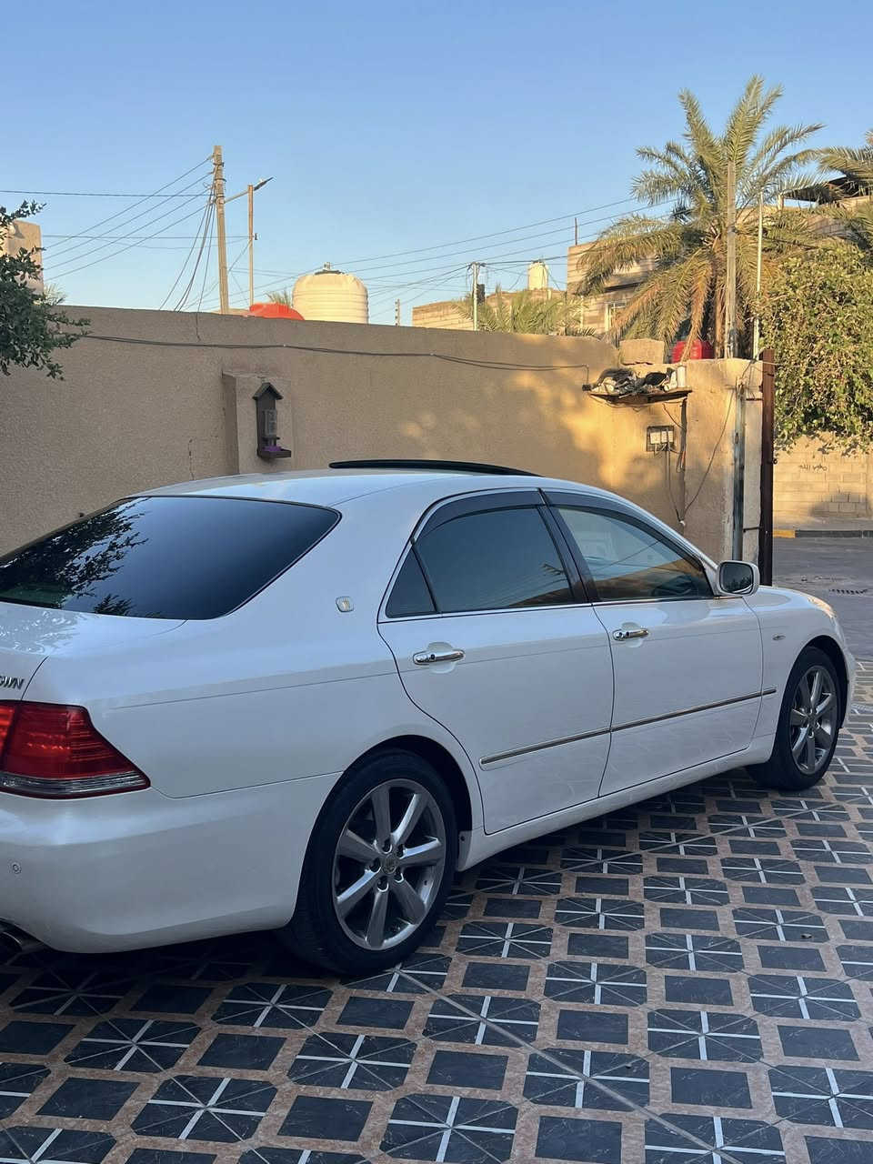 يالله السلام عليكم شاهينه للبيع تسجيل جديد موديل 2004 رقم بصره دولي سنويه  لغايه  2030 شاصي 82 برده خلفيه 3 دكم حساسات خلفي وامامي  تبريد ثلج محرك وكير بلكارتون حداديه جديده مكفوله من الكص ونقل والضربه وصبغ العراق سياره جديده طخم تاير ويلكب اصلي دنكه كشنات متحركه خلفي وامامي لايت زنون مرايات شفط  ماشيه 79 الف
العنوان البصره السعر 159 بيه مجال قليل هذه رقم الموبايل ***********
(***********)
