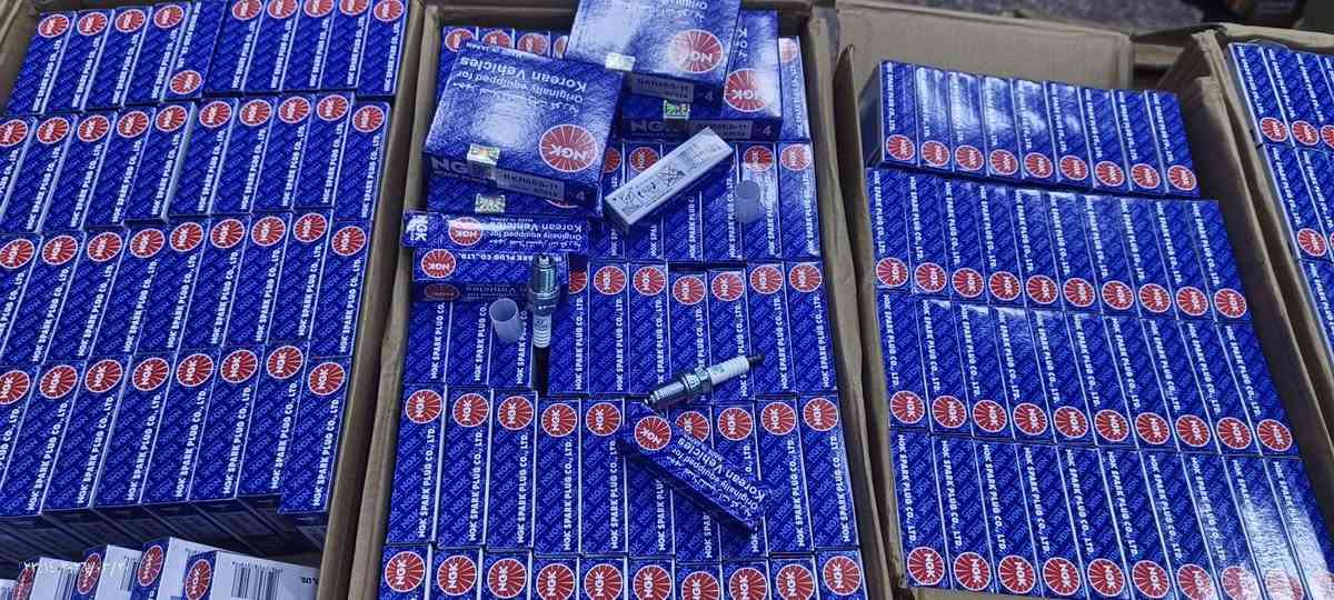 توفر مجموعة كبيرة من الابلك نوعيات ممتازة👌👌👌 شركة ان جي كي NGK  لجميع السيارات الكوري 🇰🇷 الياباني 🇯🇵 الصيني 🇨🇳 الايراني 🇮🇷 الامريكي 🇱🇷 
اسعار مناسبة جدا 👍👍 (((جملة ومفرد )))💵💵 
العنوان الناصرية شارع الوقائي مقابل ديوانية عبادة. 
توصيل داخل الناصرية وكافةالمحافظات 🚗🚗🚗 للاستفسار الاتصال على الرقم او واتساب ***********--***********
