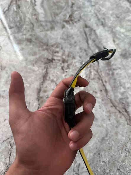 السلام عليكم ساعا كارمن فينكس ٦ برو 
حجم ٤٧ حالتها ممتازة 
شحن يدوم اكثر من ١٢ يوم حسب الاستعمال 
معاها سير حديد إضافي 
وكيبل شحن اصلي 
مكاني الشعب 
السعر ٣٠٠ 
***********
