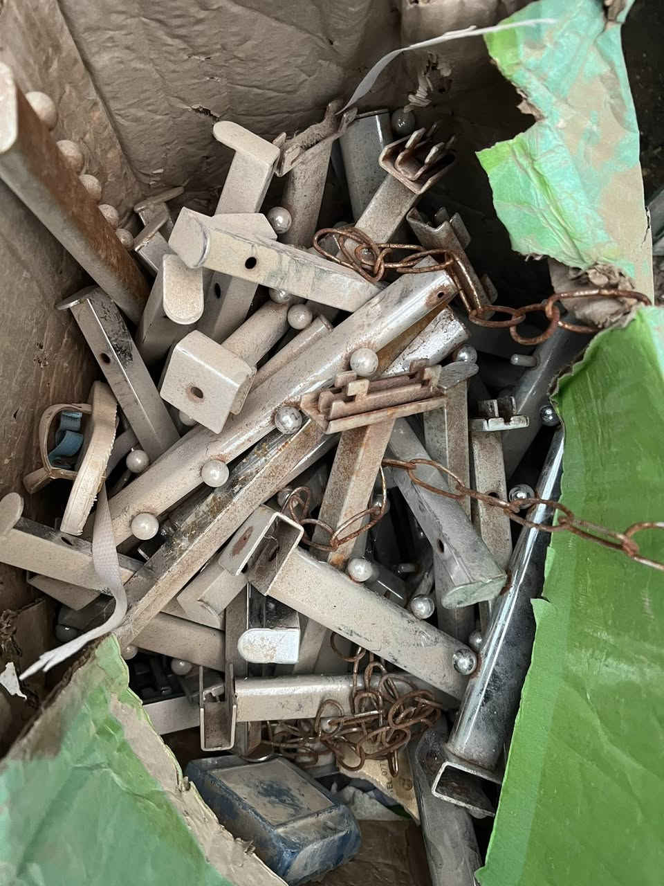 السلام عليكم متوفر رفوف خشب وmdf ومساطر وستاندات للبيع +شباك bdc متر مربع قياسه الاسعار كلمن وسعره

الاستفسار ***********
او خاص
