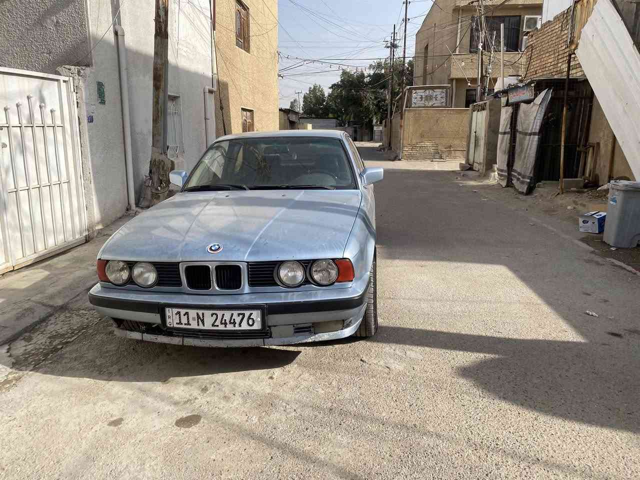 السلام عليكم  bmw525 بلاد  مسكر فانوس. مديل ٩٤مكفول كير ومكينه    سياره خير من الله. رقم بغداد باسمي.  داخل جلد نضافه ٨٠٪؜  عليه زوج تايرات امامي قبل سبوع مشدودات. والخلفي نص عمر  كهربائيات كله شغاله. ضفيره مملعوب بيه ابد  بلاديه  سياره جاهزه   
نواقصه 
راديتر تبريد مزروف والكمبريسر جديد امريكي توه مشدود 
صدر خلفي 
وملاحضات بيطه بلكشر دحجات ترجع بارد بلقبق مال صندوك وبلباب  الخلفي  صفحه السايق مبينه بلصوره 
سعره ٦٠ وبيه مجال 
عنواني بغداد زعفرانيه 
رقم بيه واتساب 
***********
