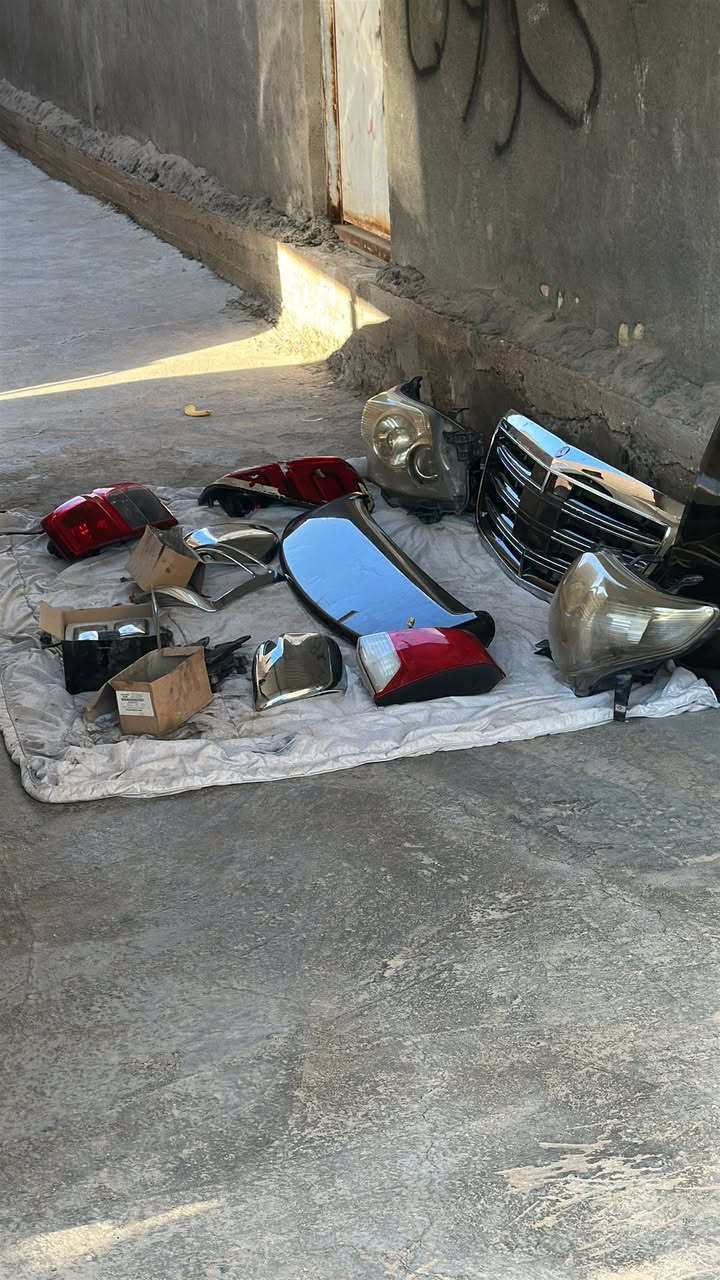 السلام عليكم يوجد ادوات جكساره وشباج مارسدس وبك اليت فلاونزه  اي شي يفيدك اتصل وخادم واكو بعد دعاميات جكساره 
***********
