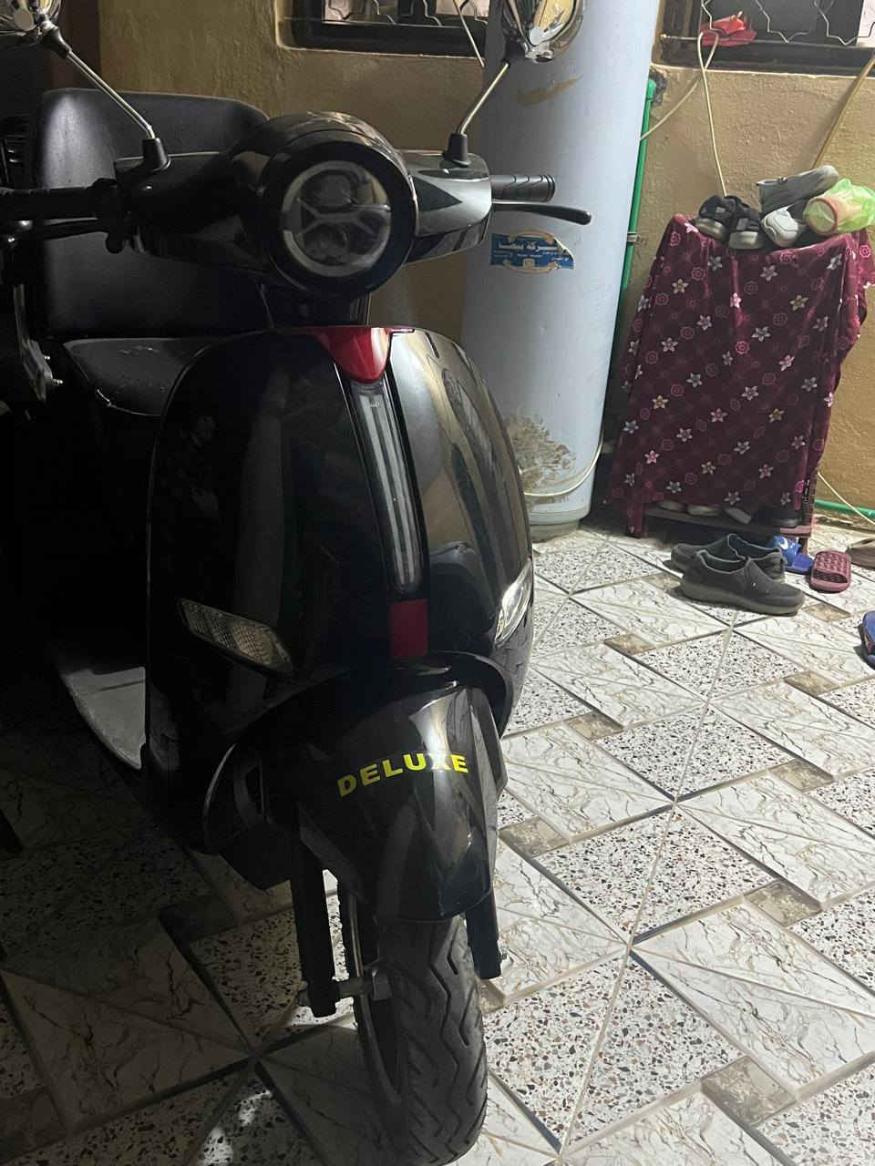 السلام عليكم
للبيع دراجه ثلاثيه ٣ تايرات شحن ٥ بطاريات لون اسود موديل ٢٠٢٣ فول مواصفات لايتات زنون نظام البگ مكان الدراجه الرمادي هاتف ***********
