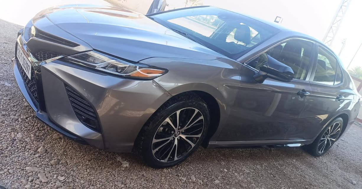 كامري للبيع مستعجل سنوار منشور وياها سياره خير من الله موديل 2018 تحويل مباشر سعرها 16500 وبيها مجال شراي يدلل ***********
