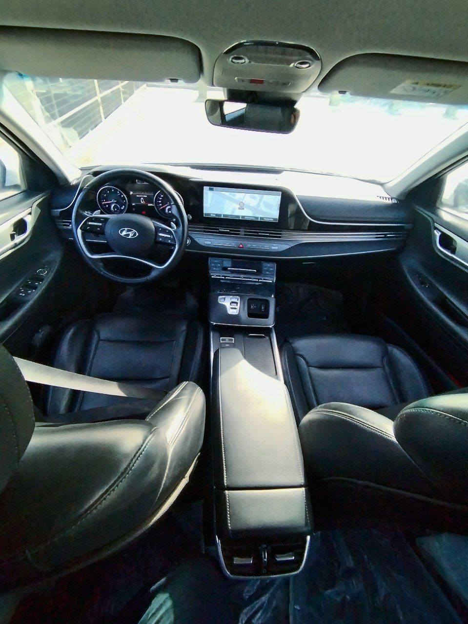 سلام عليكم للبيع.
هونداي ازيرا كراندر موديل ٢٣ سياره غاز بلادي  
ماشيه ٦٠ الف سياره بدون رقم .
محرك السياره V6.3.0 للبيع 
رش قطعتين  من كوريا بابا وجاملغ بدون حادث ولا معجون
مـواصـفات الـسـيـاره.
بصمه وتشغيل عن بعد.
كشنات جلد. 
كشنات تدفئه تبريد.
كشنات كهربائي 
كير دكم.
سايد بريك كهربائي.
شاشه كبيره وشاشه عدادات دجيتال.
مري شفط.
شاشه تبريد لمس. 
قياده ذاتيه.
تحديد مسار.
لدات خلفيه اماميه.
مثبت سرعه.
تحكمات ستيرن.
تدفئه ستيرن.
 سعر السياره ١٨٣.  مكاني الديوانيه خاص للااستفسار الاتصال ع رقم  *********** اول المراسله واتساب
