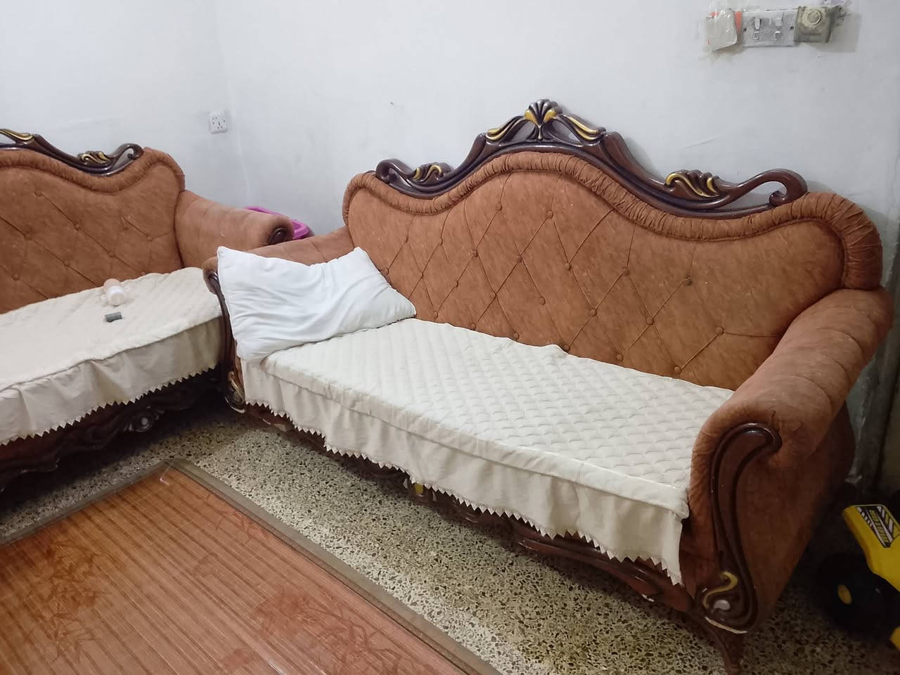 تخم 8 مقعد بس قنفات وحده ام 2ويقيه ام 3 
وحده منهن مكسوره رجل رجل مالتها تنباع3 تالاف 
سعر 125 قفله مكاني لغزاليه


**إذا كنت صاحب هذا الإعلان وتريد حذفه لأي سبب، رجاءا أرسل رسالة إلى الدعم الفني**