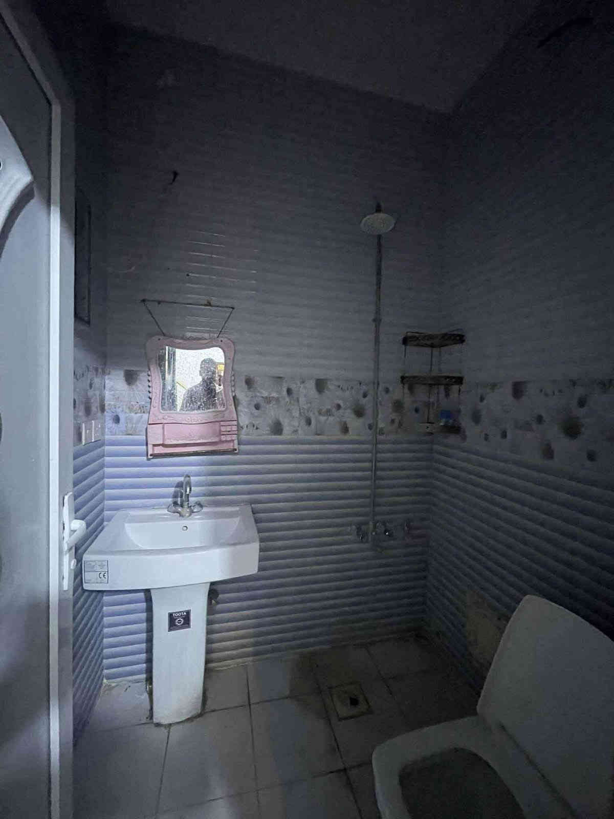 #للأيـــجار_في_الســـيدية 

بيت 50م يحتوي على غرفتين نوم وصالة ومطبخ وخدمات ايجار 700 الف

بأمكانك عرض عقارك عندنا
زبائننا الكرام نستقبل كافة عروضكم وطلباتكم

للاستفسار يرجى الاتصال على الرقم
*********** 

او زيارة مكتب القيسي للعقار والأعمار
عنوان المكتب
#السيديه_شارع_المركز_مقابل_التفاح_الاخضر
