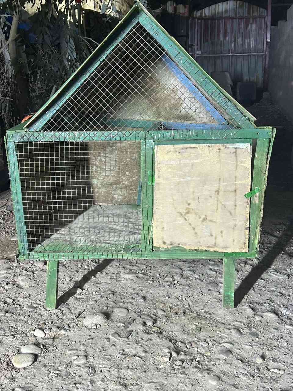 السلام عليكم
اخوان قفص صغير متعوب عليه
صبغ جديد+خشب ثقيل 
الطول 74
المساحه داخليه 54
شي مرتب وقيم بلي يرضي اللّٰه
مكاني بغداد الرشاد


**إذا كنت صاحب هذا الإعلان وتريد حذفه لأي سبب، رجاءا أرسل رسالة إلى الدعم الفني**