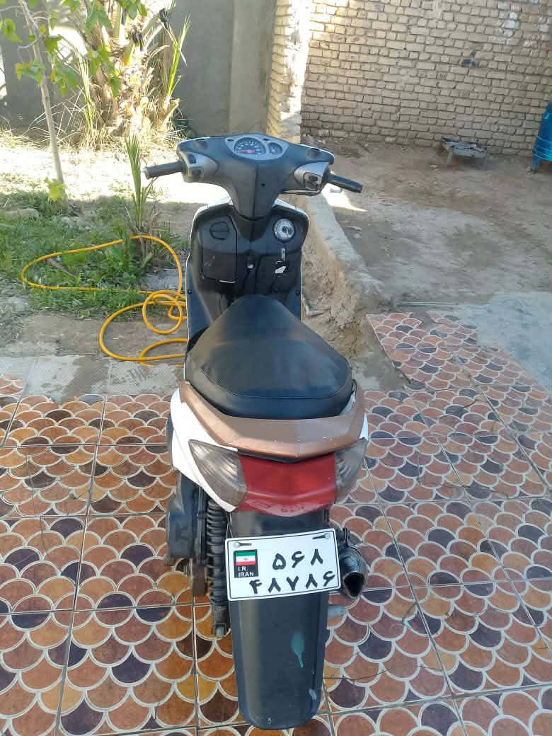 السلام عليكم اخوان
دراجه سكنس نثيه ياباني للبيع 
دراجه شرط شلعه ومعدل 
الدراجه عليها 
$كلجات AH 
$صالنصه كاربون 
$بوشه 58ونص 
الدراجه خير مــℳـن الله ماناقصها شي نگره سلف 

مكلف بلنشر
رقم راعيها 
#***********
السعر 950
