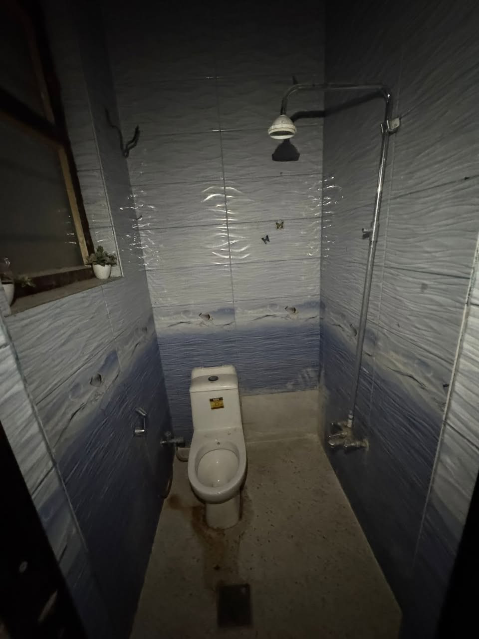 للايجار في السيديه
شقه طابق اول معزوله 

تحتوي ع غرفه وصاله ومطبخ وخدمات وسطح

مربع الضباط

ب450 الف قفل

للاستفسار

***********

***********

واتساب
