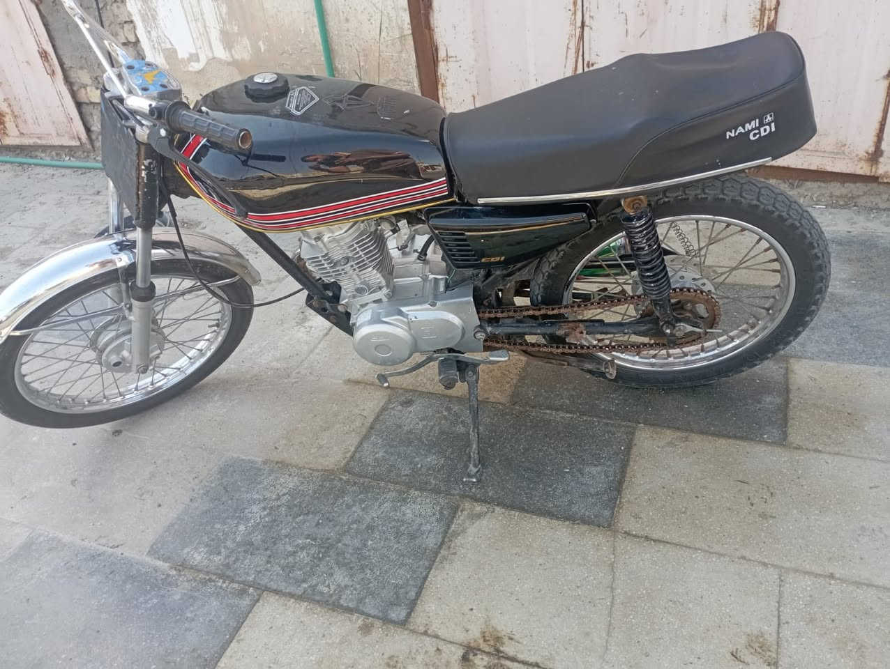 دراجه شلامجه اصلي شاصي ١٥ بي فطر ب الركبه وملحوم قليل محرك ٢٢ مامفتوح جديد كلك. سعر ٤٢٥ وبيه مجال قليل حك الجيه ***********
