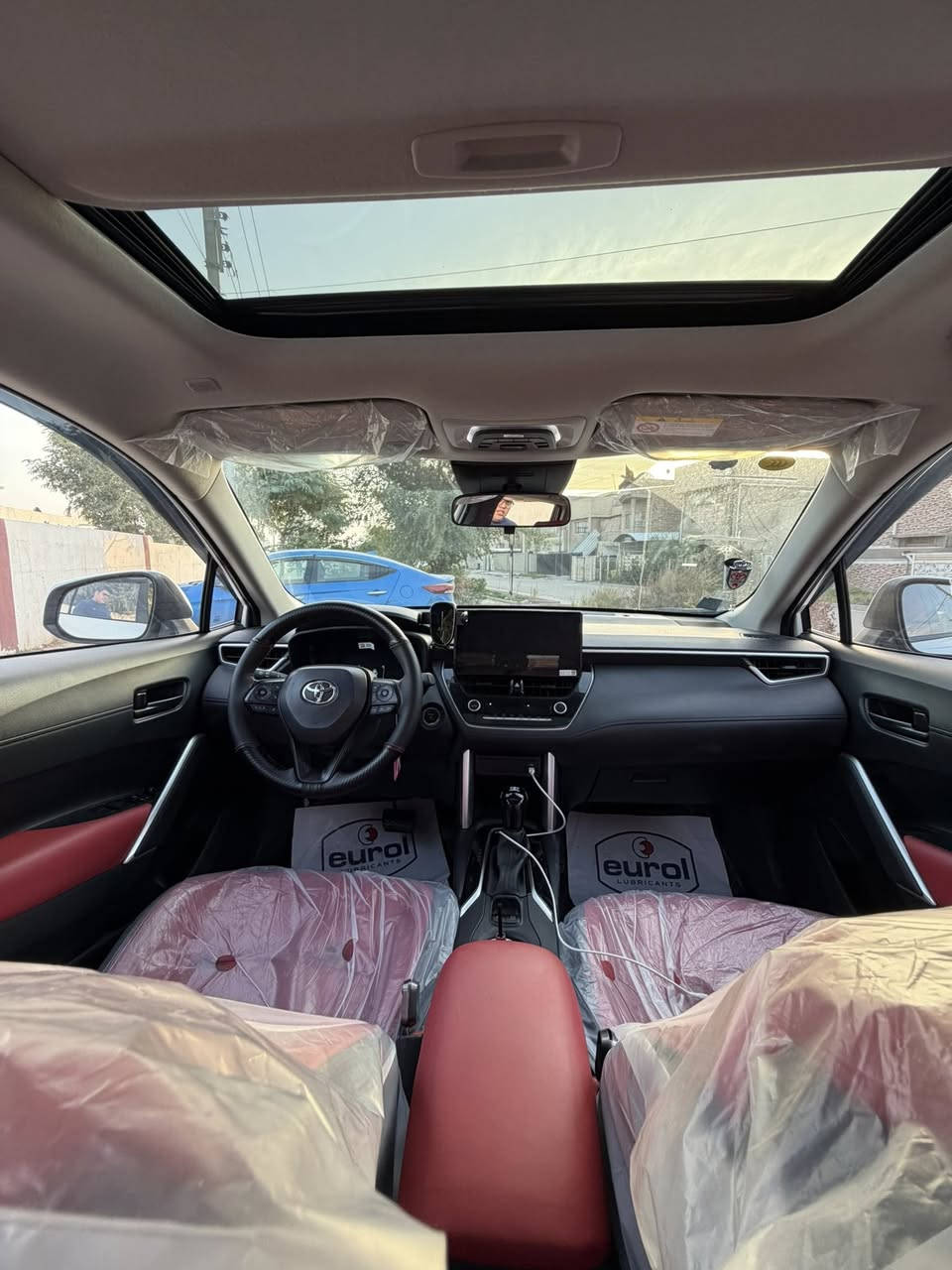 سلام عليكم
كورلا كروس 2025 هايبرد
سياره جديده مكفوله كفاله عامه
ماشيه 2 كيلو فقط
فول مواصفات اربع كامرات 
داخل احمر جلد
فتحة سقف
رقم بغداد بأسمي 
السعر 27,500 عراقي
رقم الهاتف***********
عنوان بغداد الكرخ
