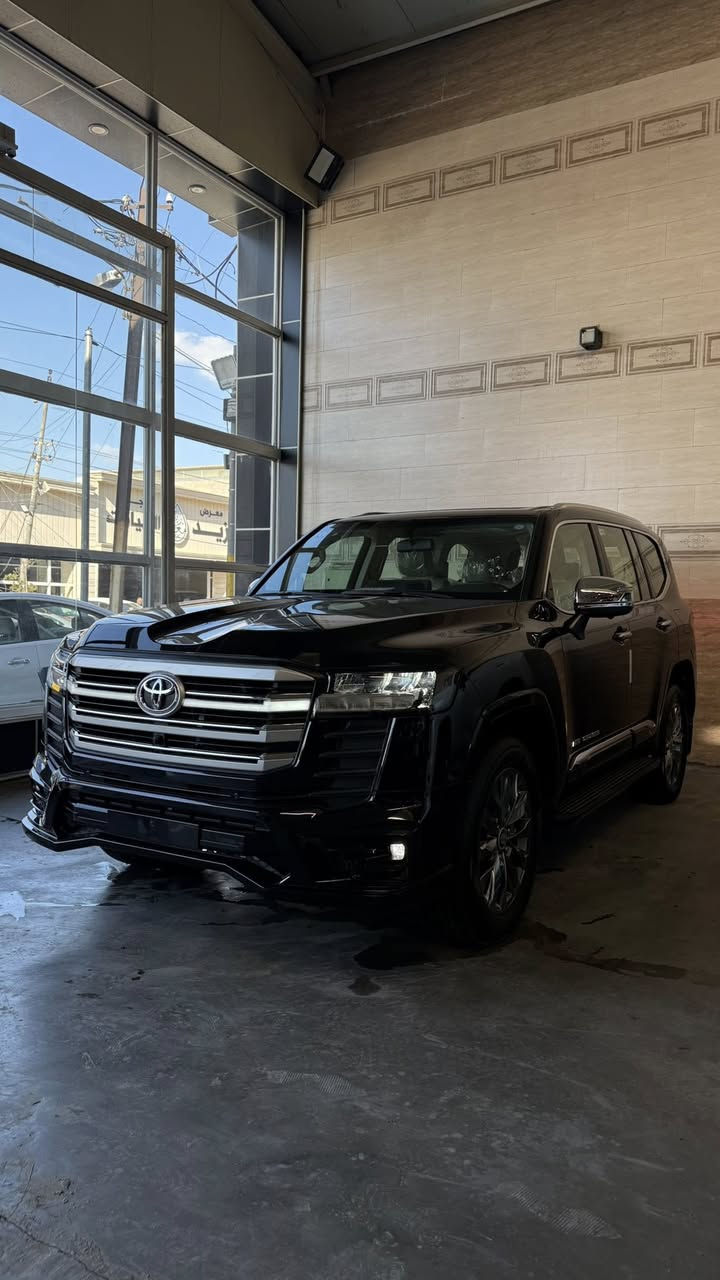 السلام عليكم 
لاندكروز 2025 لمتد 
زيروو مرقم جاهز 
شباك ليد 
عداد شاشة 
شاشة جبيرة 
انضمة قيادة 
شاحن واير ليس 
5 كامرات 
تحكمات ستيرن 
سايد بريك دكمة 
محرك 4000 
شاشات خلفية 
اوتو هولد 
ستوب لايت خلفي 
باب خلفي كهرباء 
فتحة 
مكفولة كفالة عامة 

السعر 71،800 
وبيها مجال 

***********
