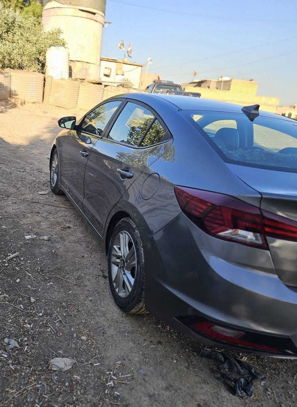 🚘✨ للبيع – هيونداي النترا 2019  

📍 المواصفات:  
✅ وارد أمريكي نظيف  
🎨 ضربة جاملغ أمامي + بنيد مصلح  
🖌️ مصبوغ نفس اللون رصاصي رمادي  
📄 ماشية 160 ألف كم فقط  
🛡️ سنوية جديدة لغاية 2030  
📍 رقم كربلاء باسم المالك  

🛠️ التفاصيل:  
🛞 تخم تاير جديد  
⚙️ محرك وكير خير من الله  
🔧 كير أيتي مضمون  
🚙 السيارة كلش نظيفة وجاهزة للاستعمال  

💵 السعر: 137 وبي مجال  
📞 للتواصل واتساب + فايبر: ***********  

#هيونداي #النترا #النترا_2019 #سيارات_العراق
