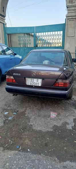 السلام عليكم
عندي مارسدس (  دب )  موديل 91 
نضيفه كلش مال جناي 
السعر 85 وبيه مجال 
*********** بغداد شارع حيفا
