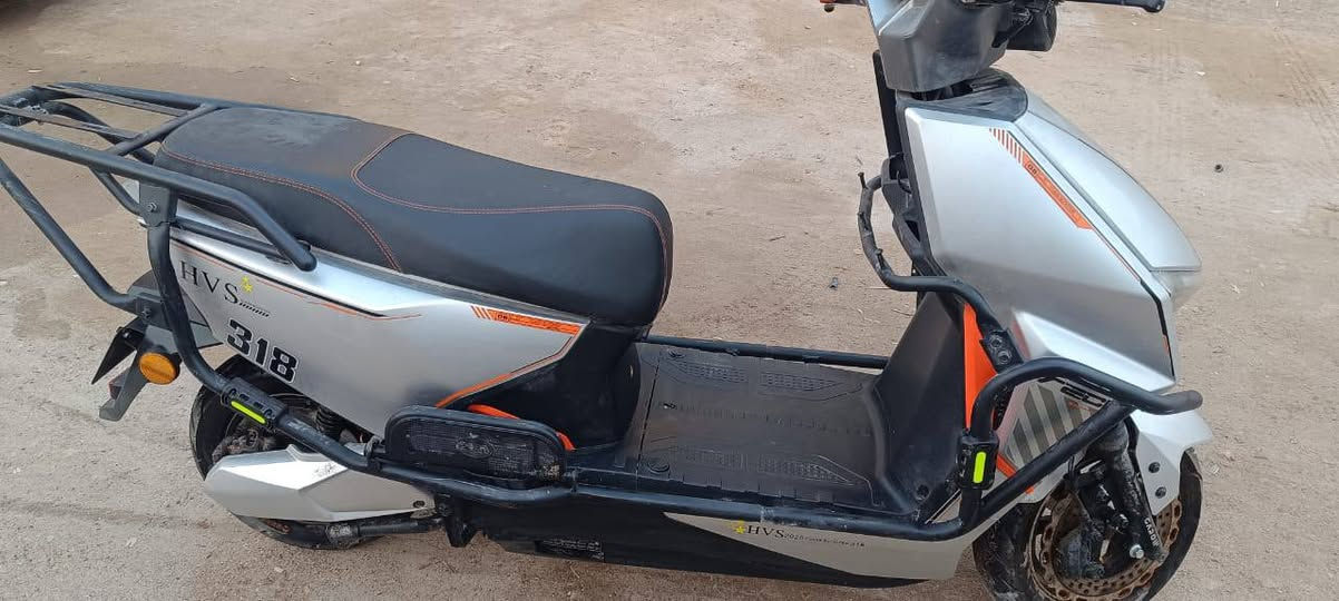 دراجة شحن نوع HVS  6بطاريات الدراجة مشتريهة قبل اقل من شهرين حرفياً جديدة ماداخله تصليح ابد تاخذهة وتفحصهة وين ميعجبك برغي واحد ممبدل بيهة الله شاهد بيهة اربع سرع وبيهة نظام تثبيت سرعة كل الكهربائيات شغالة الدراجة مابيهة اي عيب السعر 800 الف
للتواصل واتساب مكاني بصرة بشط العرب
***********
