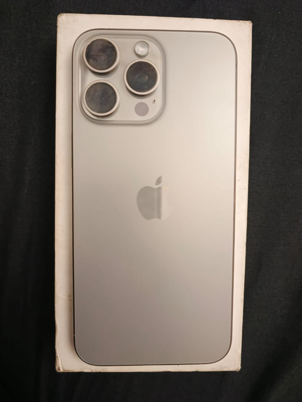 سلام عليكم ايفون 15 برو ماكس وتر بروف شرق اوسط خط واحد ذاكرة 256 بطاريه 88 كله بلادي ممفتوح وكلشش نضيف. كارتونته الاصلية وياه وبيه هاي الفطور الي بلشاشة مبينه بلصور مماثرة باي شي وحاطلها لزكة ابد ممبين رايدة ب850 الف مكاني منصور رقمي ***********
