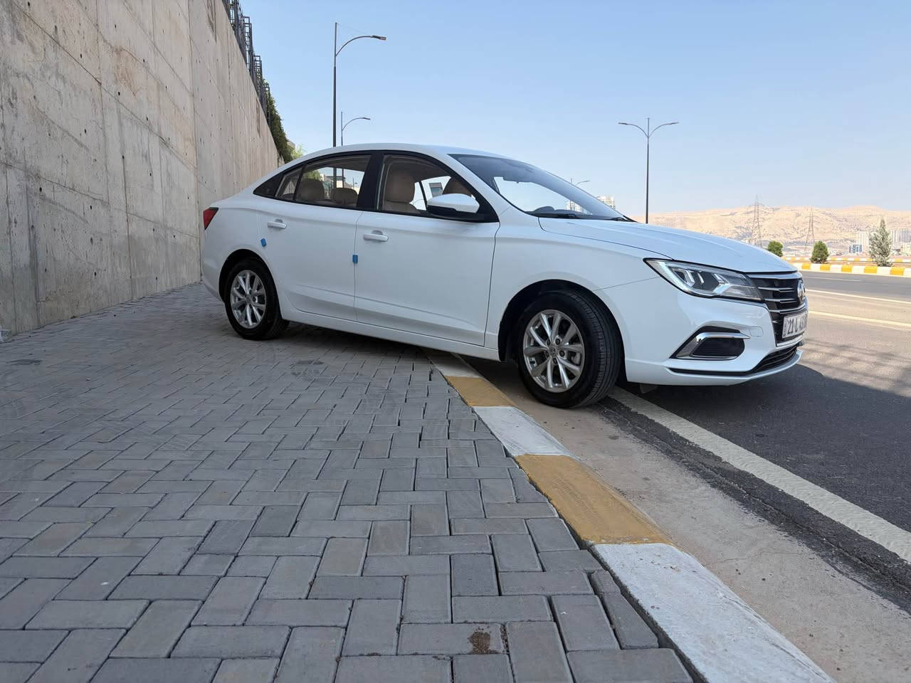 ئێمجی 5 ستاندارد پڵس مۆدێل 2025
زەمانی ٦ سالێ شەریکە 
سەیارەکە وەک سفر وایە 
تەنیا ٥ هەزار کیلۆمەتر رۆشتوە
هێشتا یەکەم سێرڤسی شەریکە نەکراوە
سەیارەکە هیچی پێوەنیە 
بۆیاغ و سارد و چالیش بەشەرت
بەناوی خۆمانەوەیە 
کوشی و گاعی قالب و سەردەشبۆرد و 
ناوسنوقی تێگیراوە 
بۆ زانیاری زیاتر و نرخ پەیوەندی بکەن 
*********** السليمانية, العراق
