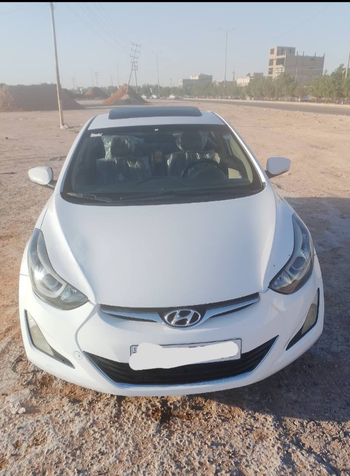 السلام عليكم
النتره موديل 15 

عارضينها 118قفل 15
باب مبدله بلاديه 

صبغ بالجاملغ الكدام 
صبغ بالدور الوره مال الجاملغ
تبريد قطعتين
مكينه 1800
مكينه وحداديه جاهزه
***********
