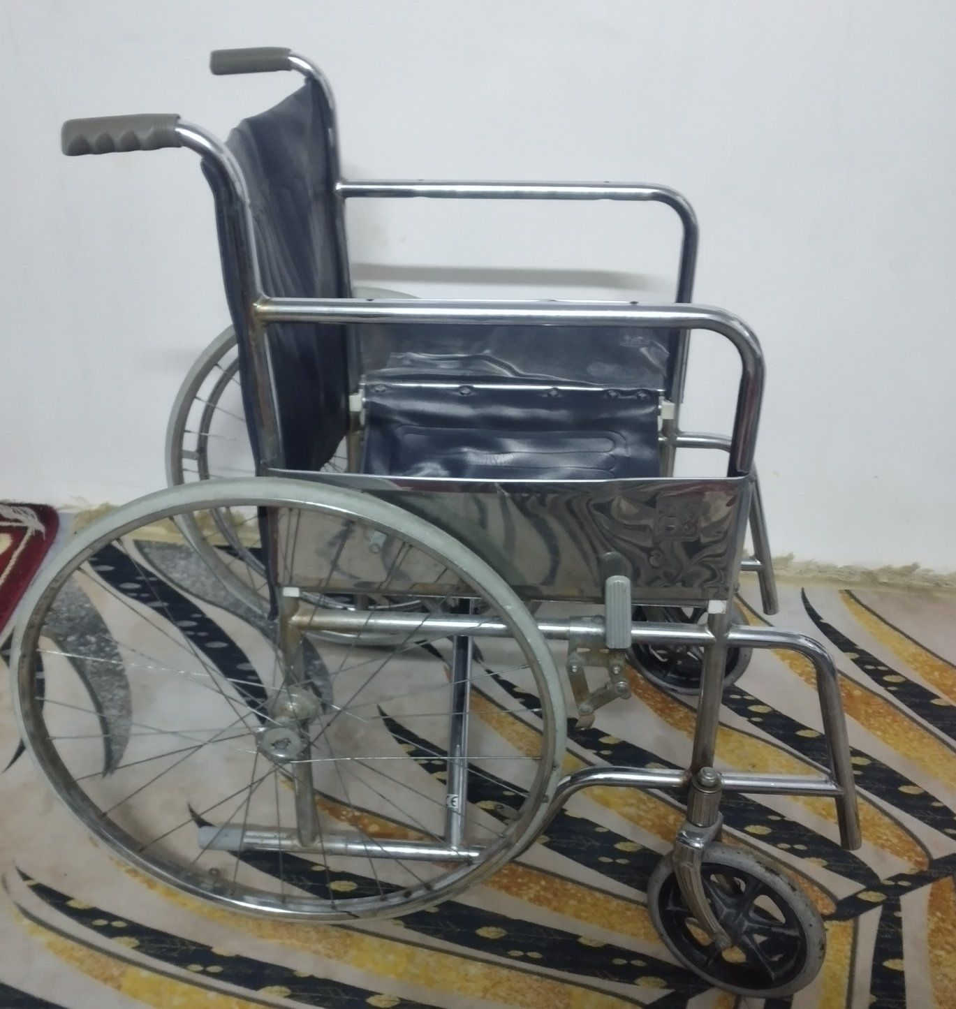 مكانه بغداد الامين 
***********
توصيل داخل بغداد  
السعر ٣٥
