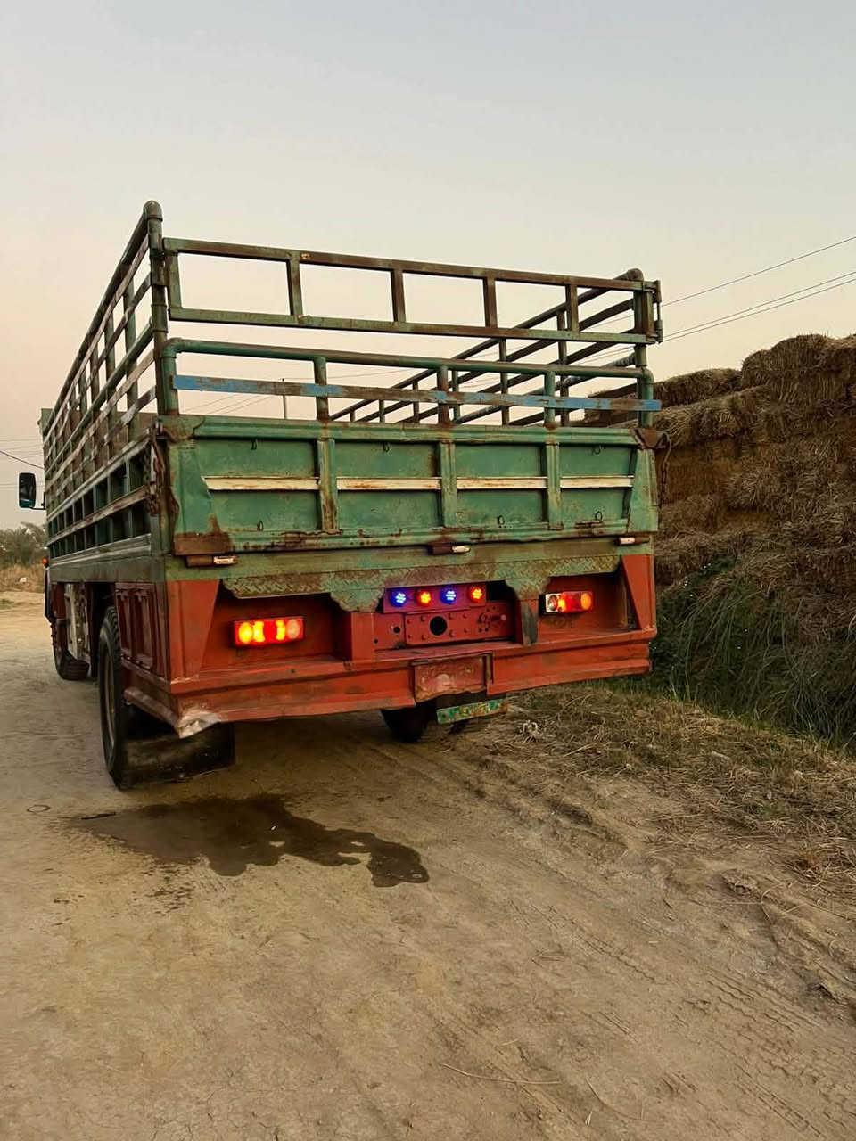 سلام عليكم سياره مارسدس مكفولة كاله عامه مداور ثاني يوم رقم بغداد بسمي رقم انكليزي *********** انتصال عله هاذه الرقم مكلف بل نشر😇
