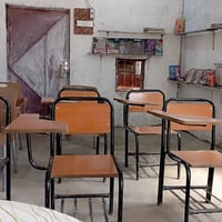 ستولات دراسة • نظيفه • حلة بابل