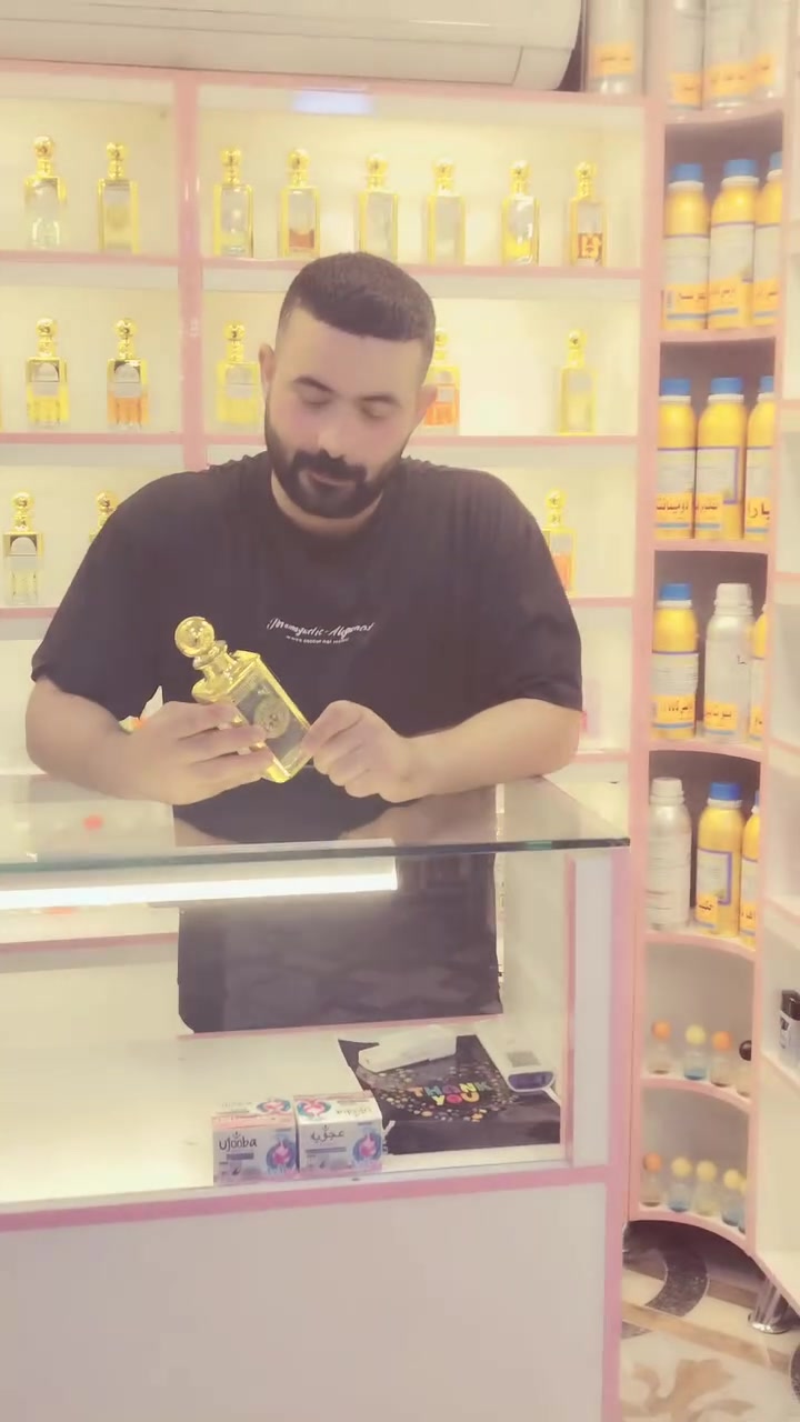 ✨ كوزمتك القمّة للعطور المركزة ومواد التجميل ✨
مو كلام وبس... شهادة زبائننا هي أكبر دليل. 🤍
إذا تبحث عن عطر بثبات يدوم لساعات وفوحان يلفت الانتباه، فاختياراتنا من العطور المركزة صارت محل ثقة الكثير من الزبائن.
🌹 ثبات عالي
🌹 فوحان قوي
🌹 جودة تستحق التجربة
📍 العنوان: الصويرة – حي المعلمين – عمارة المنغر – مجاور مهند العبدلي للأحذية والحقائب.
للاستفسار الاتصال على الرقم *********** او اتواصل معنا عبر الواتس. 
كوزمتك القمّة... عطرك يحكي عنك قبل حضورك. ✨#تشكر #
