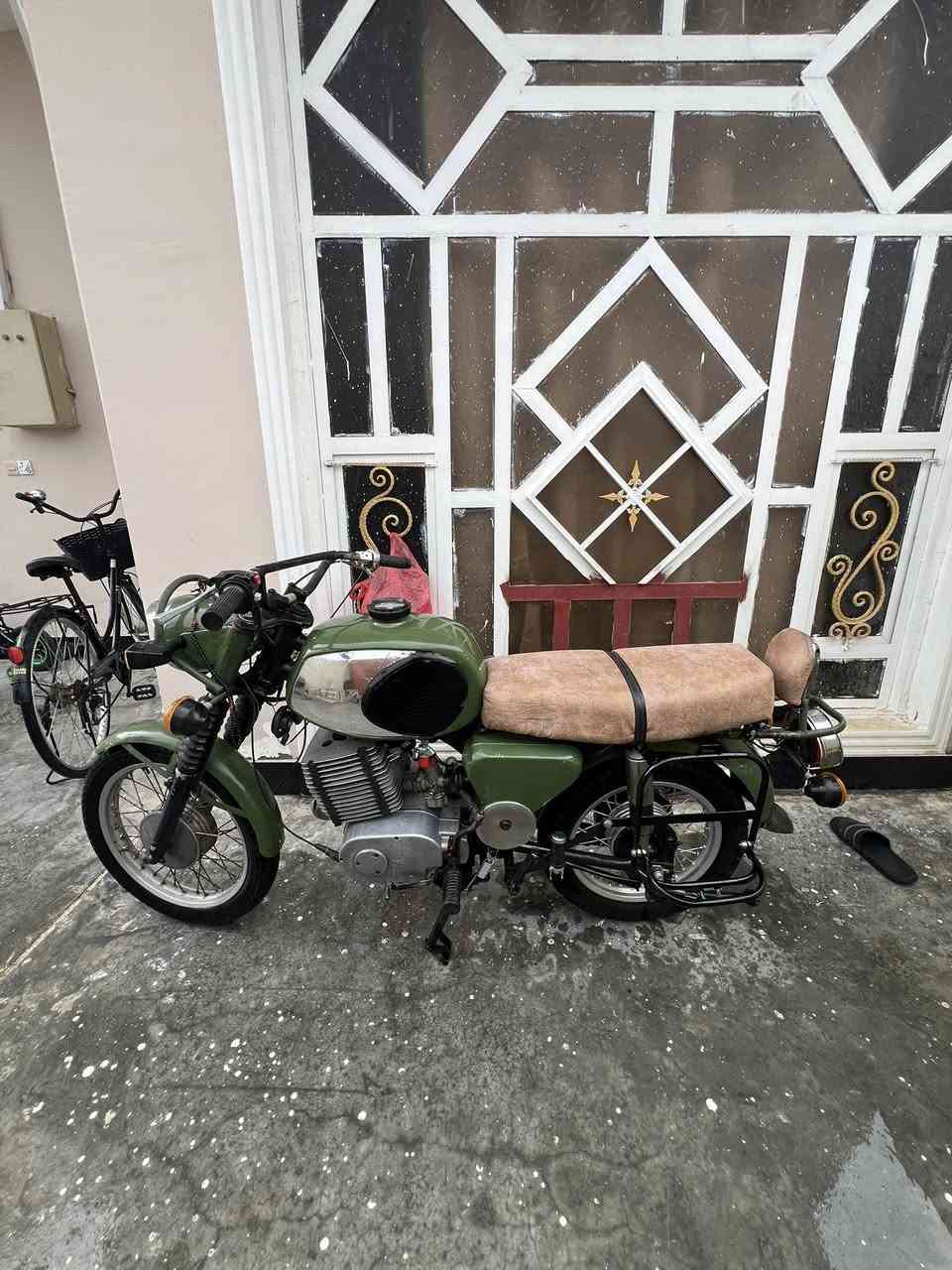 السلام عليكم امزت ٨١ محرك مال ٨٢ المحرك بلكارتون كصة ٤ لحيم بلخشم بس ويالة جدد تايرات كهربائيات كلهة شغالة عكس جديد صلنصة أم الختم سلات شوفت عينك مكاني واسط صويرة سعر مليون و١٠٠  ***********
