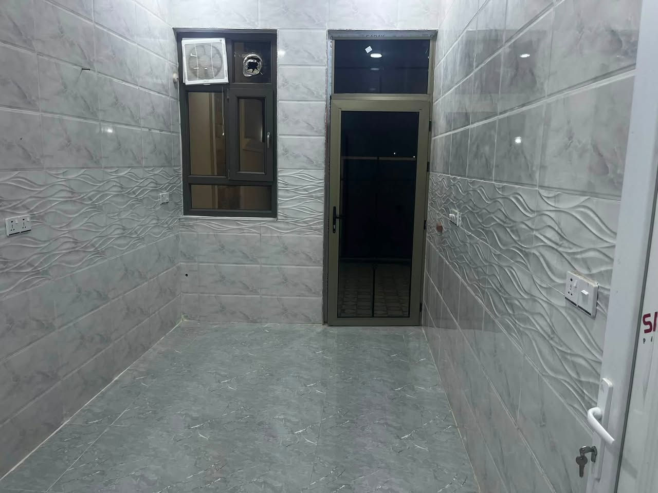 السلام عليكم
بيت للبيع طابق واحد المساحه 125/م

بعقوبه التحرير 
ملك صرف 

السعر 120 مليون 

***********
