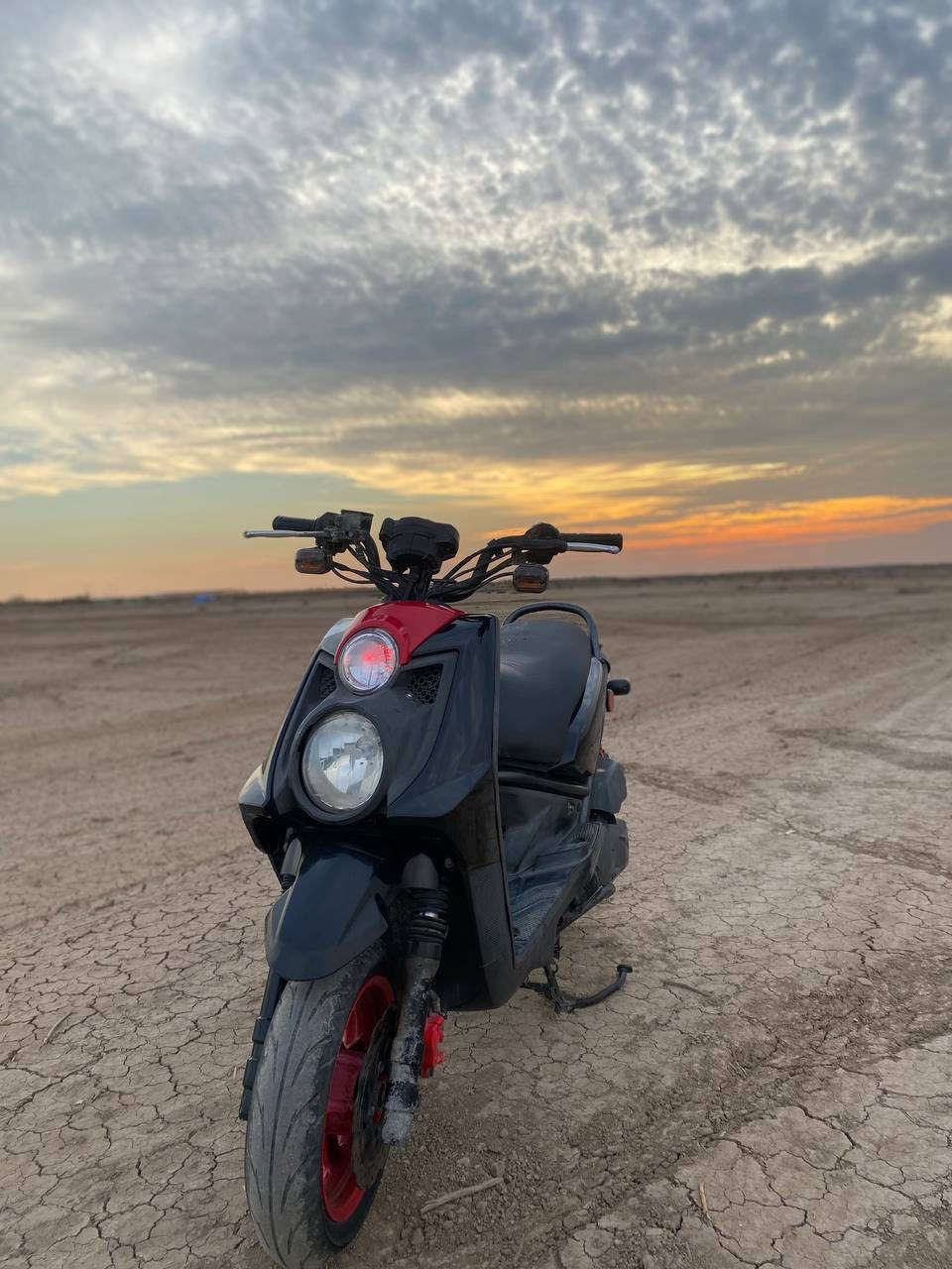 سكنس جبلي للبيع لدراجه مصار شهر ونص من نزلت من لرمبه لدراجه مكفوله من لتاير للتاير كفرات ختم ويه لمحرك لمحرك مكفول لدراجه نضيفه سعرها 1350 وبيها مجال قليل للستفسار الخاص مفتوح أو عل رقم ***********
